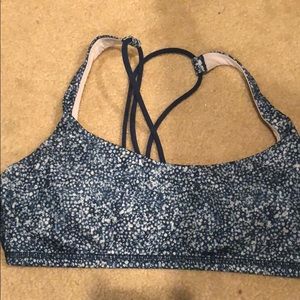 Lululemon sports bra